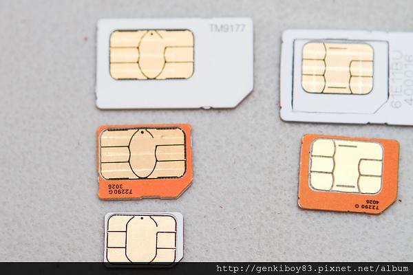 接着,来比较一下nano-sim跟其它sim卡芯片大小