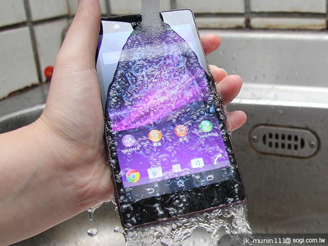 图赏】Sony+Xperia+Z+C6602美型新旗舰紫气