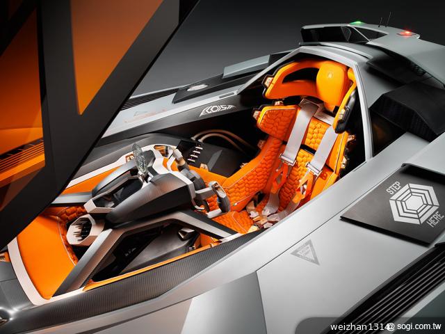 Lamborghini-Egoista-概念車-車艙
