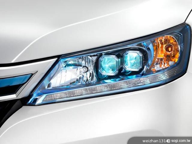 Honda-Accord-Plug-in-Hybrid-LED