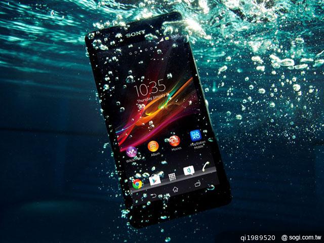 Sony-Xperia-ZR-IP55-IP58-防水防塵