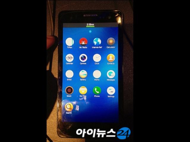 GT-I8800-GT-I8805-Tizen手機-實機照