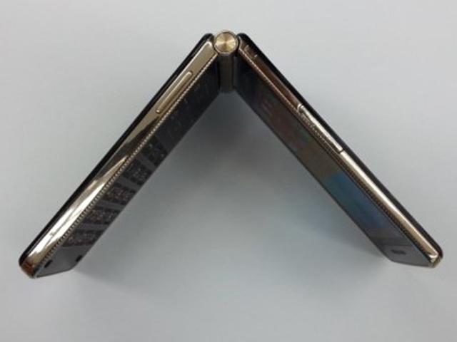 SAMSUNG-GALAXY-Folder-SHV-E400K-諜照