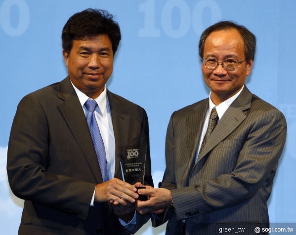 台灣科技100強 台灣大榮獲第六稱冠電信業 台灣大哥大總經理張孝威