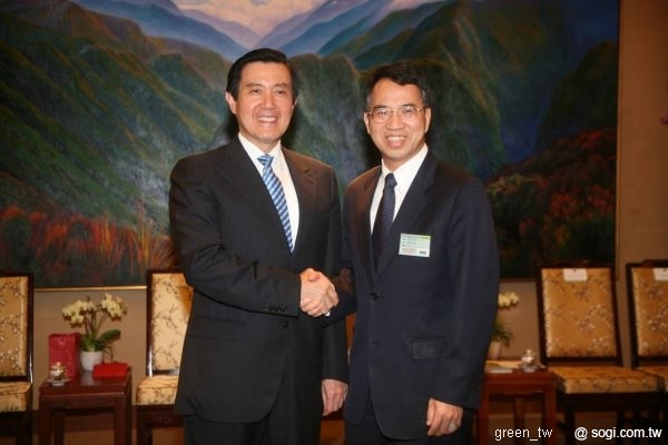 中工會理事長呂學錦與馬總統合影