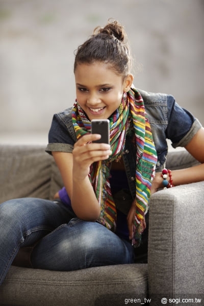 Sony Ericsson手機經典功能的W205,不僅擁有Walkman™ 播放器、FM廣播及TrackID™音樂辨識功能,讓動人的音樂可以隨時環繞在耳邊,還附有豐富的娛樂功能和建立播放清單的能力,提供客製化的音樂享受