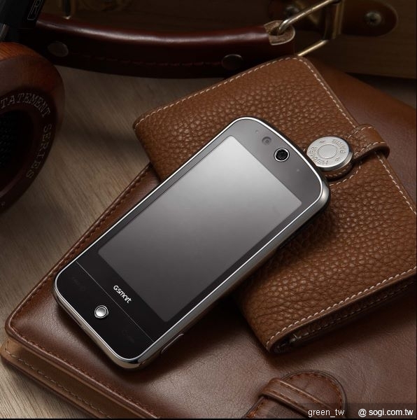 GSmart系列手機旗艦機種,S1200結合美型和強大商務功能