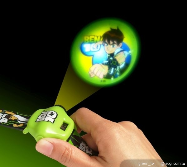 台灣大哥大8月1日起推出「3G fun心預付卡600型BEN10促銷包」,購買就贈送台灣獨家限量BEN10酷炫投影錶