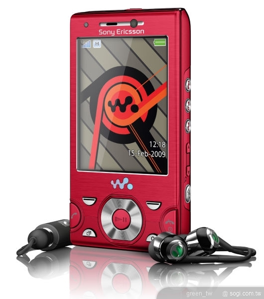 W995內建810萬畫素相機、自動對焦和臉部追蹤功能，加上Walkman™播放器的清晰音質，提供最佳影像和音樂娛樂體驗；還內建方便的GPS定位，提供方便的位置服務