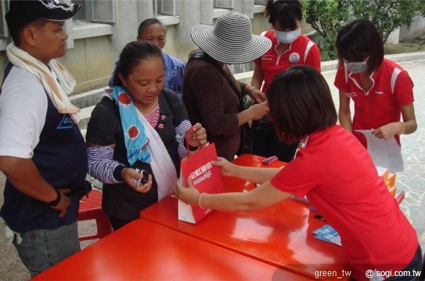 全虹通信特別準備了500台全新手機及儲值預付卡，並號召當地員工自組義工隊協助災民恢復家園、發送手機及預付卡；此外，另將相關通訊設備提供林邊、佳冬等地之長治收容中心及加祿堂營區優先提供給有需要之災區民眾。
