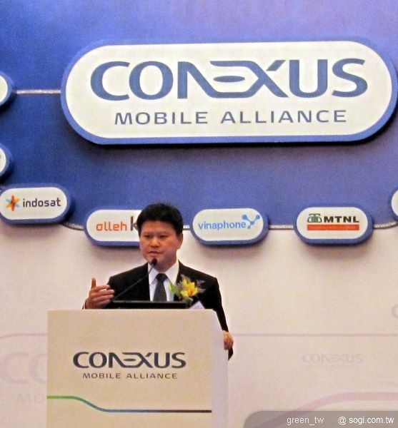 遠傳電信執行副總何永生在Conexus行動聯盟年度大會上介紹台灣入選的Android作品