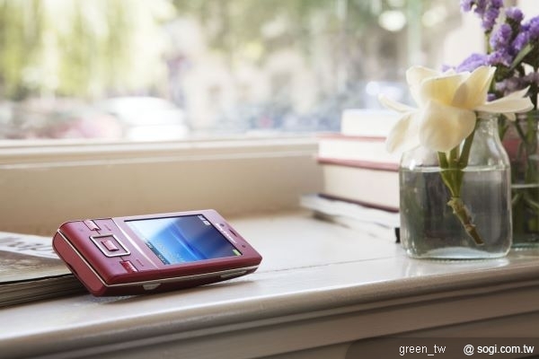 兩款全新GreenHeart™手機，以及首款GreenHeart™ 系列配件－旗艦級防噪音藍牙免持耳機VH700。