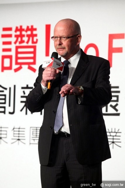 2010 遠傳電信全體拼營收 一個產品兩個市場 遠傳S市集進軍全球華人市場 專注「無線」發展 整合服務品質再提升