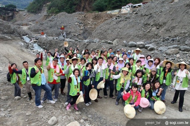 新山美大橋將是長86公尺、寬8公尺的水泥橋樑,由台灣大哥大完全出資、嘉邑行善團負責建造