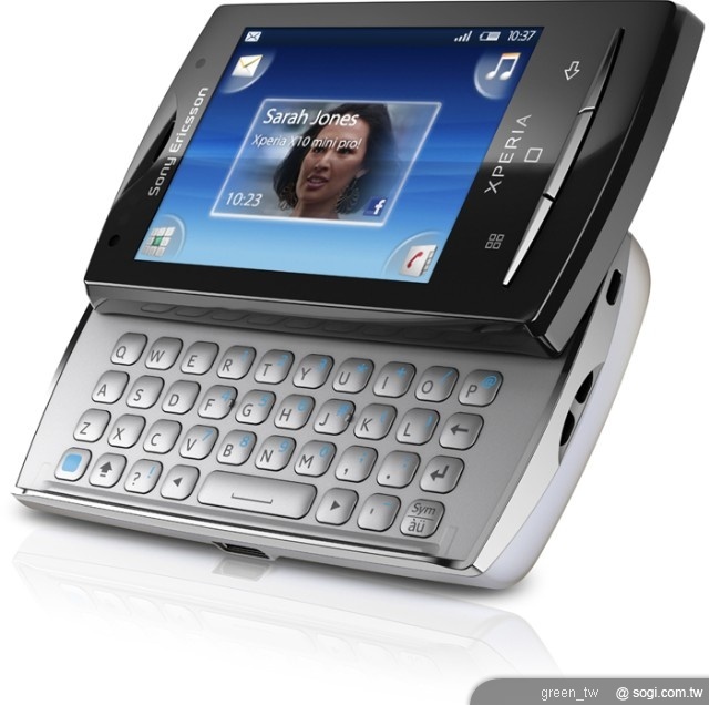 Sony Ericsson 緊接著推出了 X10 mini Pro，保有 X10 mini 的完整規格及功能，特別設置了滑出式 QWERTY 鍵盤，讓使用者在操作以及輸入訊息時，更加得心應手！