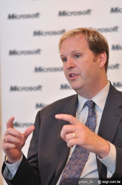 Office 2010 橫跨各式手機平台 Windows Phone、Nokia、Android、iPhone 用戶也能輕鬆使用 Office 在微軟的行動生產力策略中