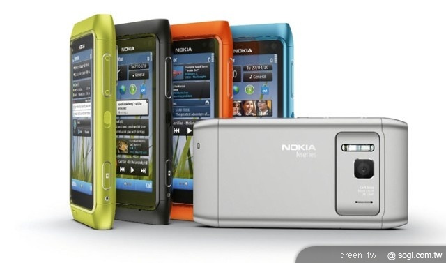 Nokia N8內建1,200萬畫素卡爾蔡司光學鏡頭與氙氣閃光燈