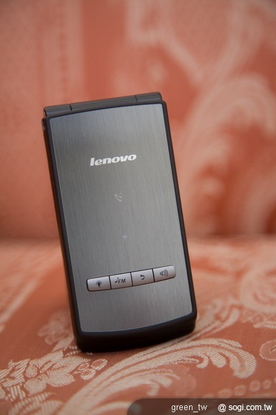 聯想新推長輩專用時尚手機 Lenovo A589