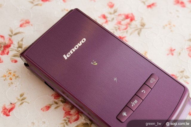 聯想新推長輩專用時尚手機 Lenovo A589