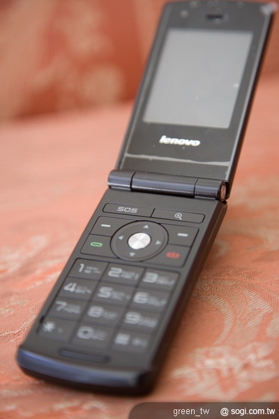 Lenovo A589 設置 SOS 親情鍵，最高可設 3 組緊急連絡人