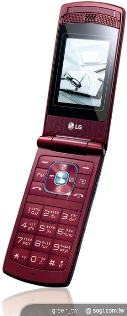 LG KF301 是專為長輩量身打造的掀蓋式手機