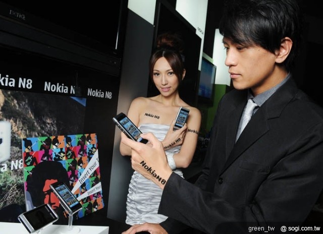 Nokia N8擁有1200萬畫素和可媲美數位相機的大型感光元件