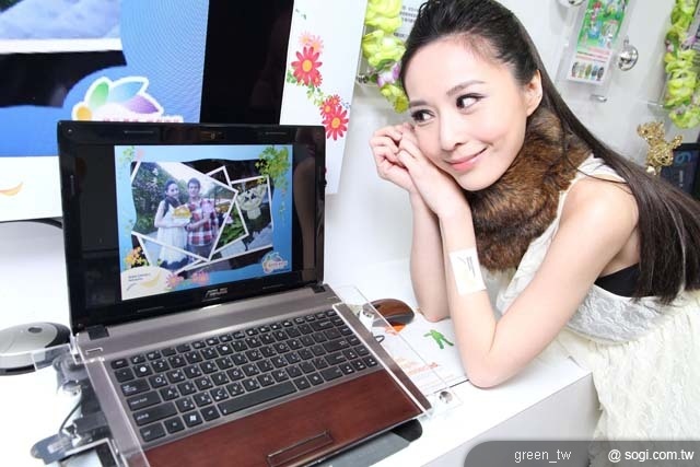 和資工彌一樣 聰明美麗逛花博 圓山園區AS20攤位 製作美麗花博大明星影片留念 還能聰明贏現金