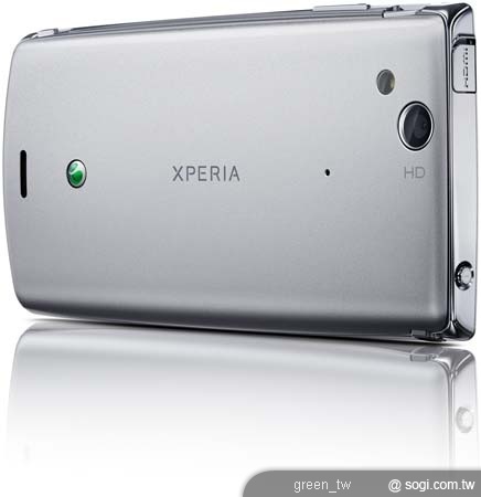 Sony Ericsson Xperia arc 銀色背面