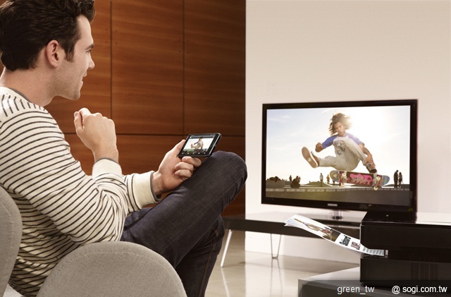 Samsung GALAXY S II 的 WiFi Direct 提供消費者更強化的連網能力,無須透過無線基地台就能連結具備無線連網功能的電腦和印表機