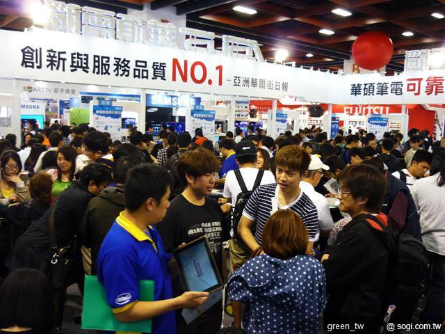 週末高峰，華碩攤位熱潮延燒，買氣強強滾，換桌率超高