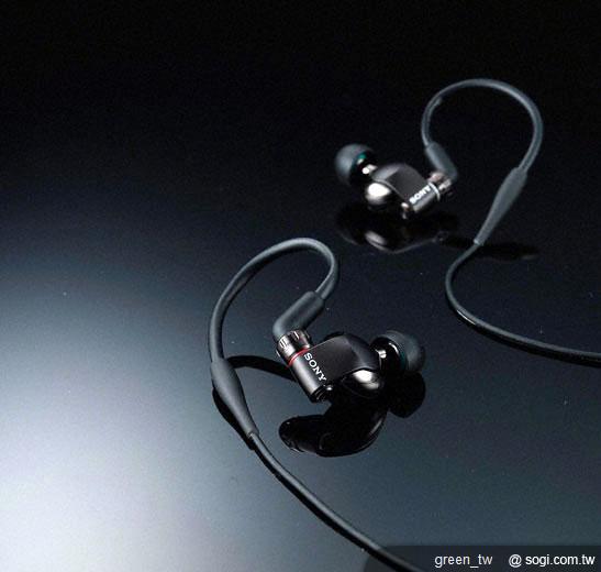 Sony 全新的密閉式耳塞立體聲耳機【MDR-EX600】